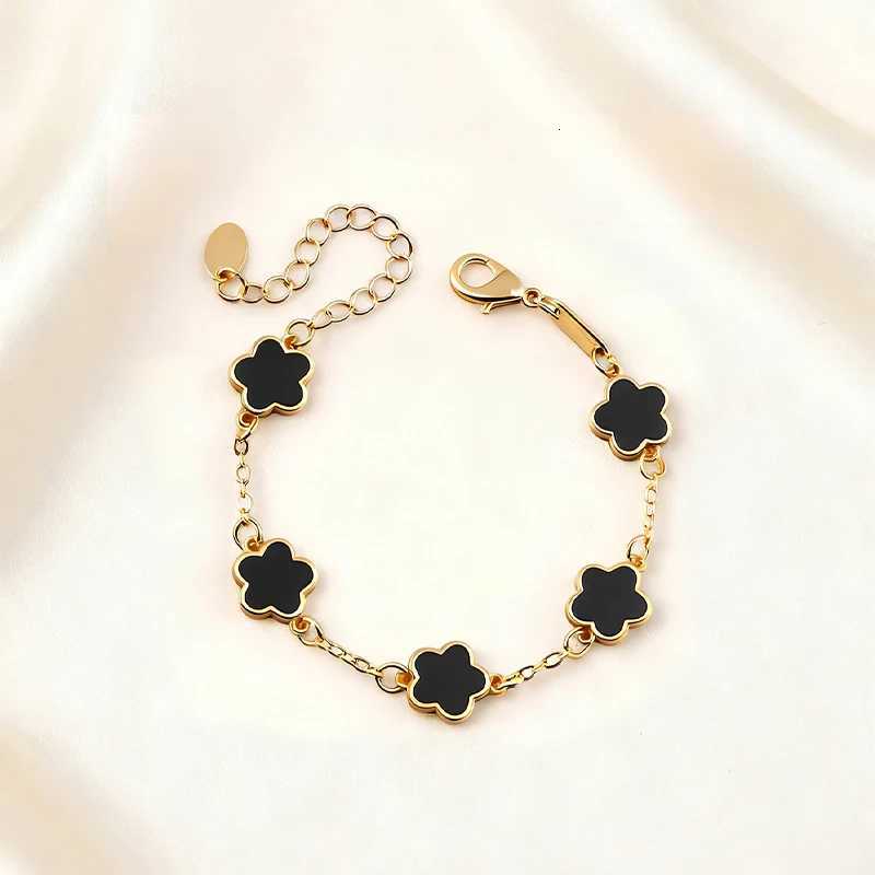 1 Piece of Lucky Flower Womens Simple White Strap Sweet H260321 - view 4