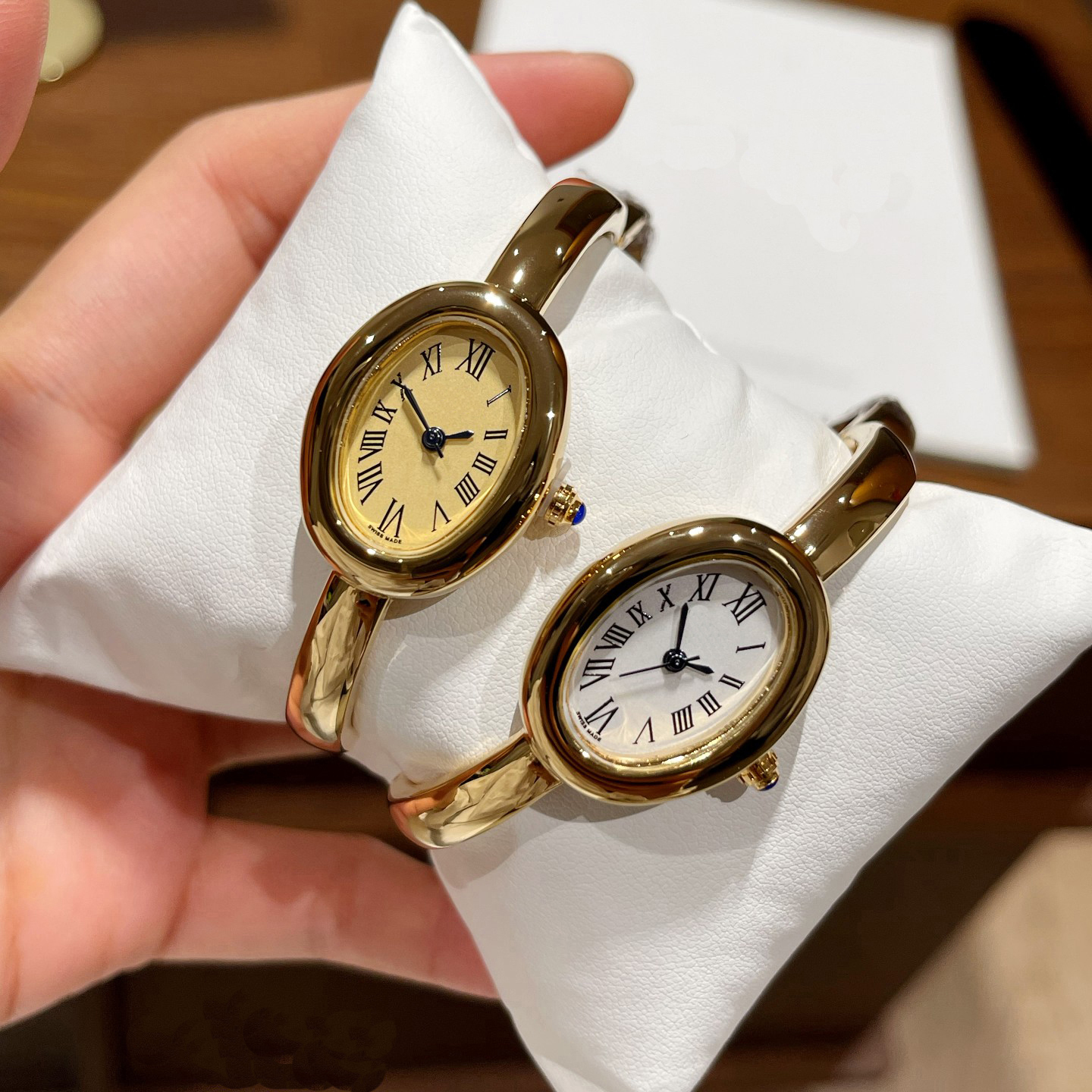 Designer watch high quality metal watch for women design oval digital classic style bracelet watch letter quartz gift vintage fashion Christmas very nice