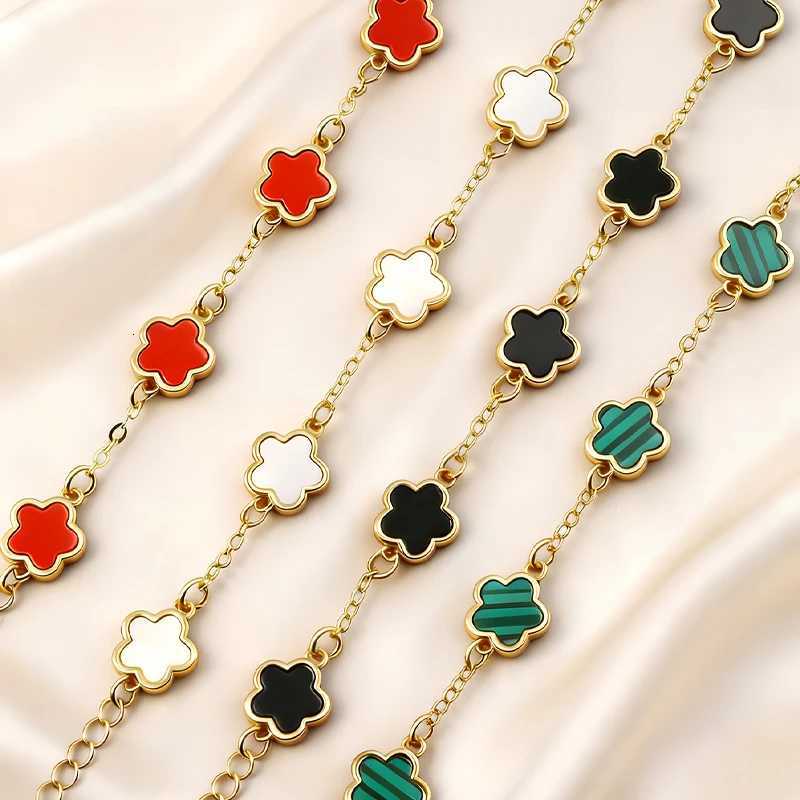 1 Piece of Lucky Flower Womens Simple White Strap Sweet H260321 - view 3