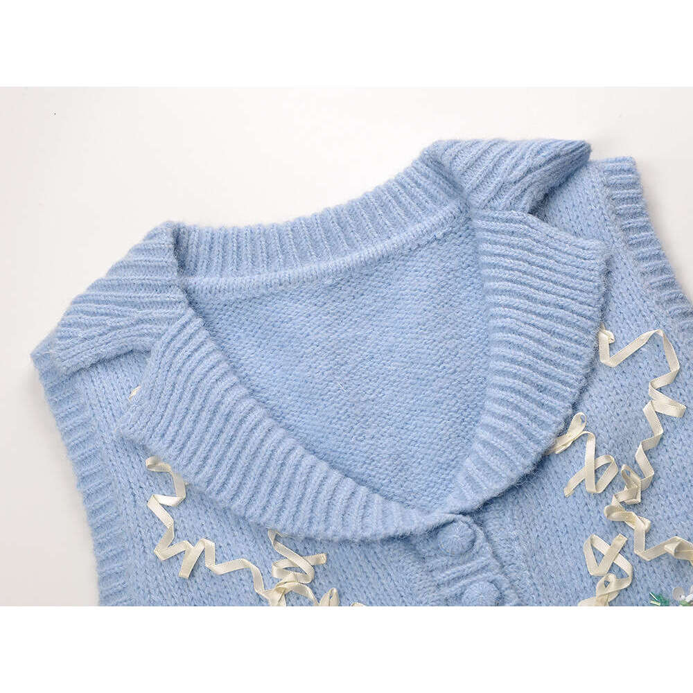 2026 Spring/Summer New Designer's Fresh S6 and Soft Beaded Flower Collar Fashionable Slim Knitted Tank Top