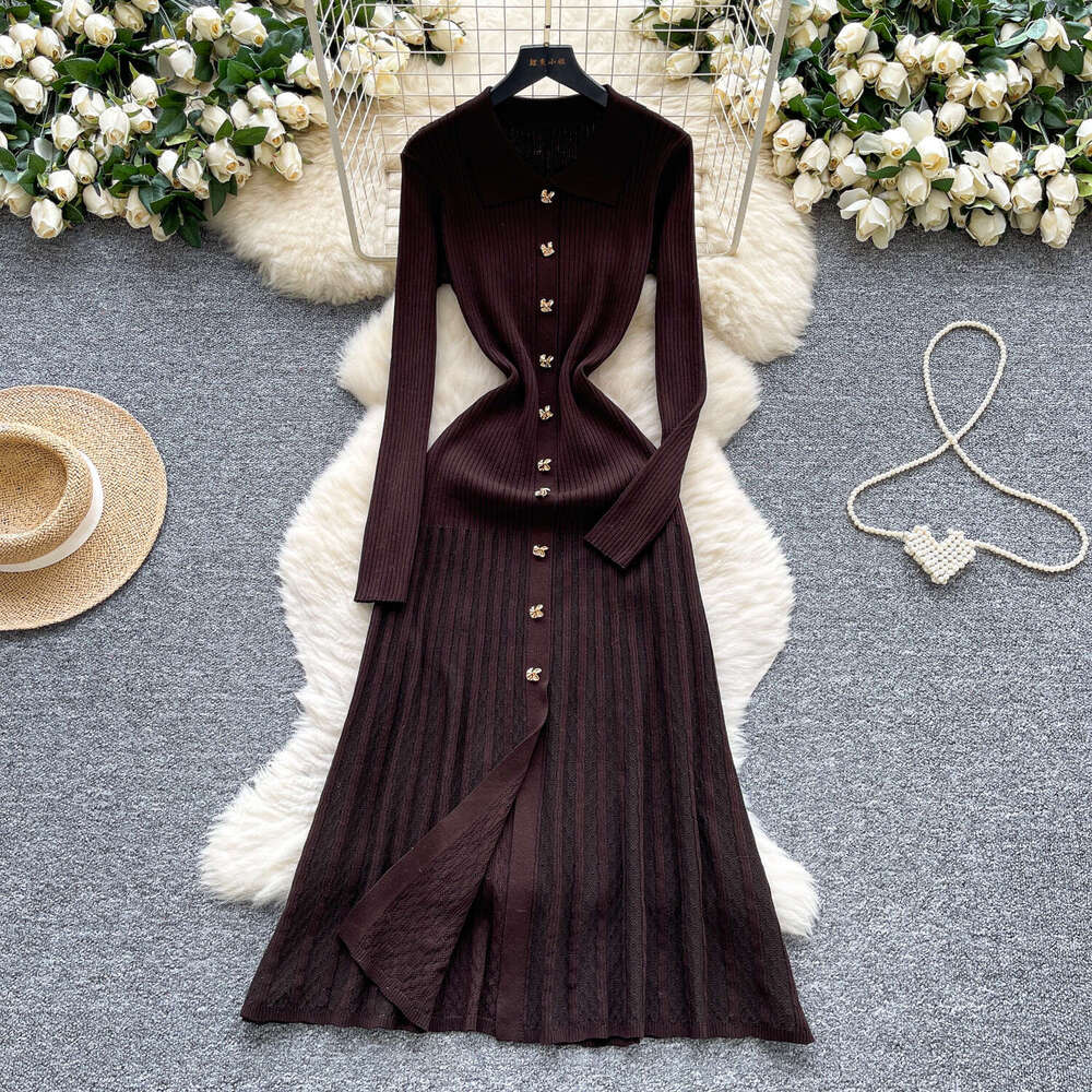 Designer S6 French retro polo neck long sleeved metal waist women's autumn slim fit elegant hook knitted long skirt