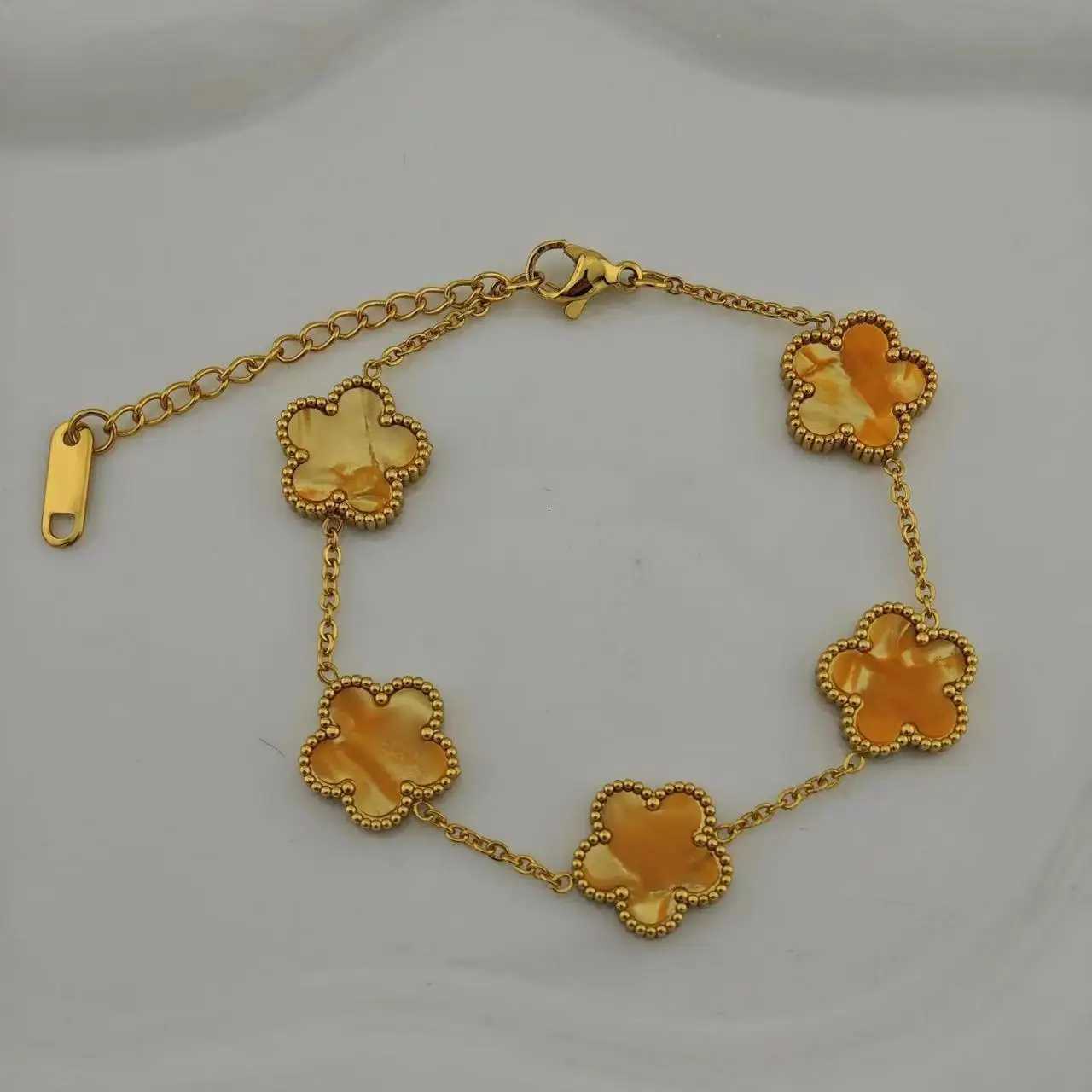 18k Gold Plated Lucky Five Flower StainlESS Steel Womens Exquisite Five-Pointed Star Luxury Party Jewelry Gift H260321 - view 3