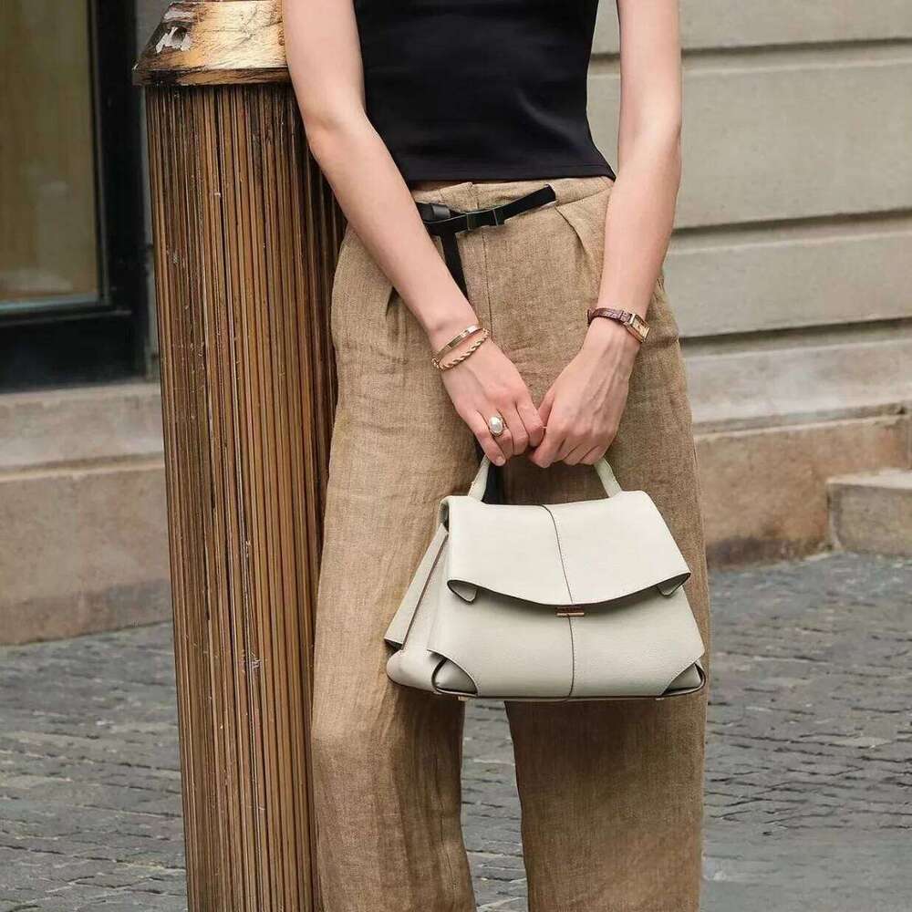 2025 French Mokki Edition Genuine Leather Women's Niche Fashion Handbag Crescent Shoulder Messenger Bag