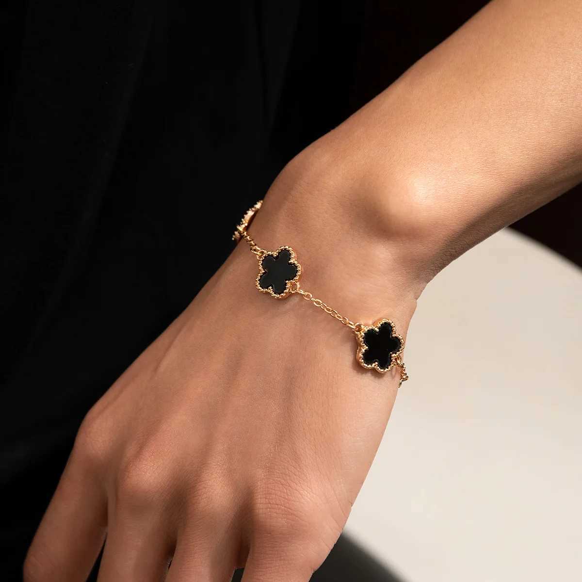 French Romantic Drip Glaze Flower for Men Women Five Petals Womens Luxury Elegent Y2K Enamel Jewelry H260321 - view 4