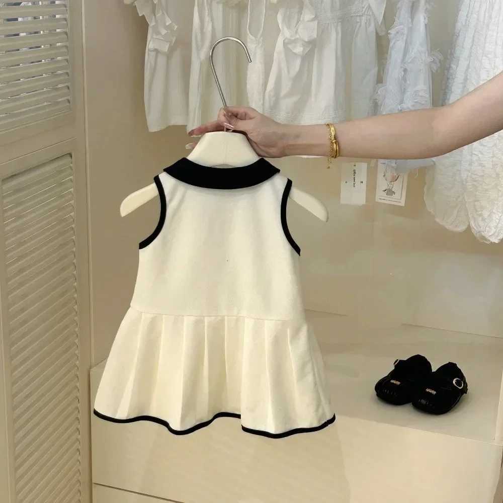 2 3 4 5 6 7-year-old Girl Casual Clothes Black and White Korean Version Lapel Sleeveless Pleated Vest Dress Summer ThinT260319