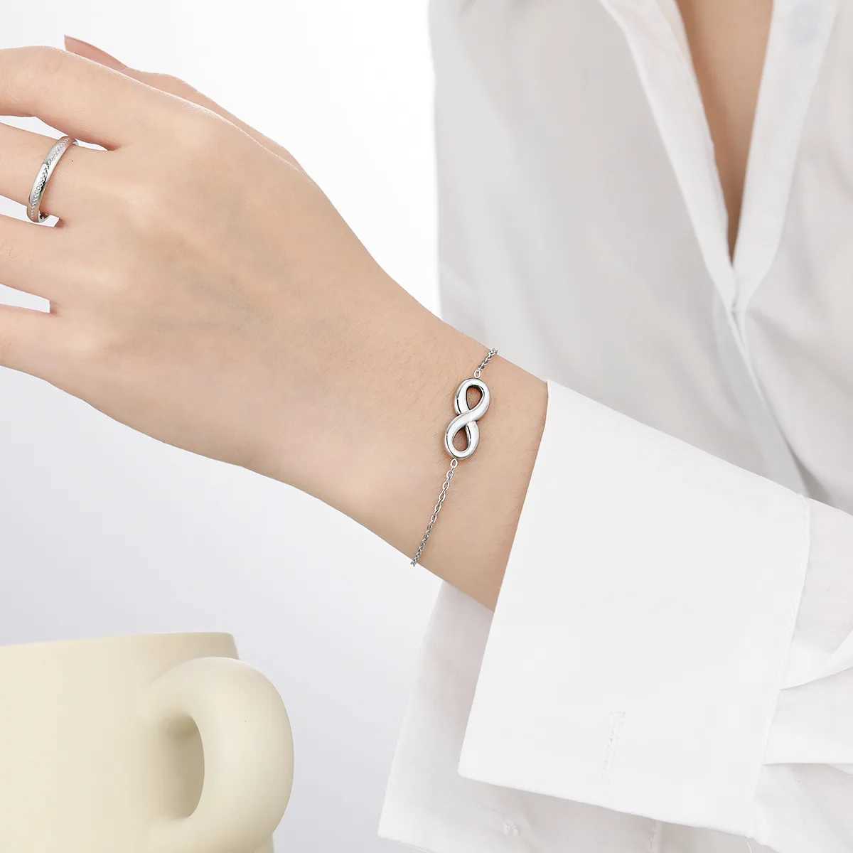 Waterproof Simple Infinity Symbol Number 8 Pendant Stainless Steel PVD Plated Charm Women Friends Fashion Jewelry Gifts H260321 - view 4