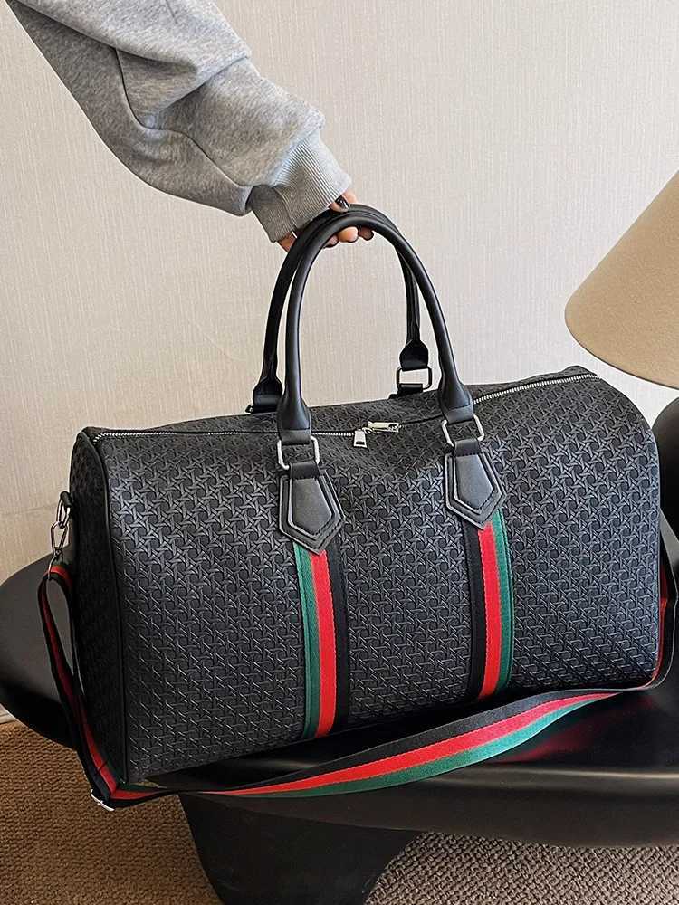 Fashion Unisex Travel Bag Large Capacity Waterproof Luggage Bag Trend Portable Sports Fitness Bag Designer Handbags H260321