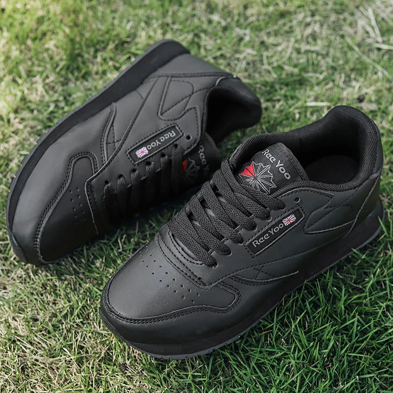 Autumn Classic Versatile and Minimalist Sports Shoes Lightweight and Trendy Lace Up Casual Shoes Sizes 36-47 for Men Women 260317
