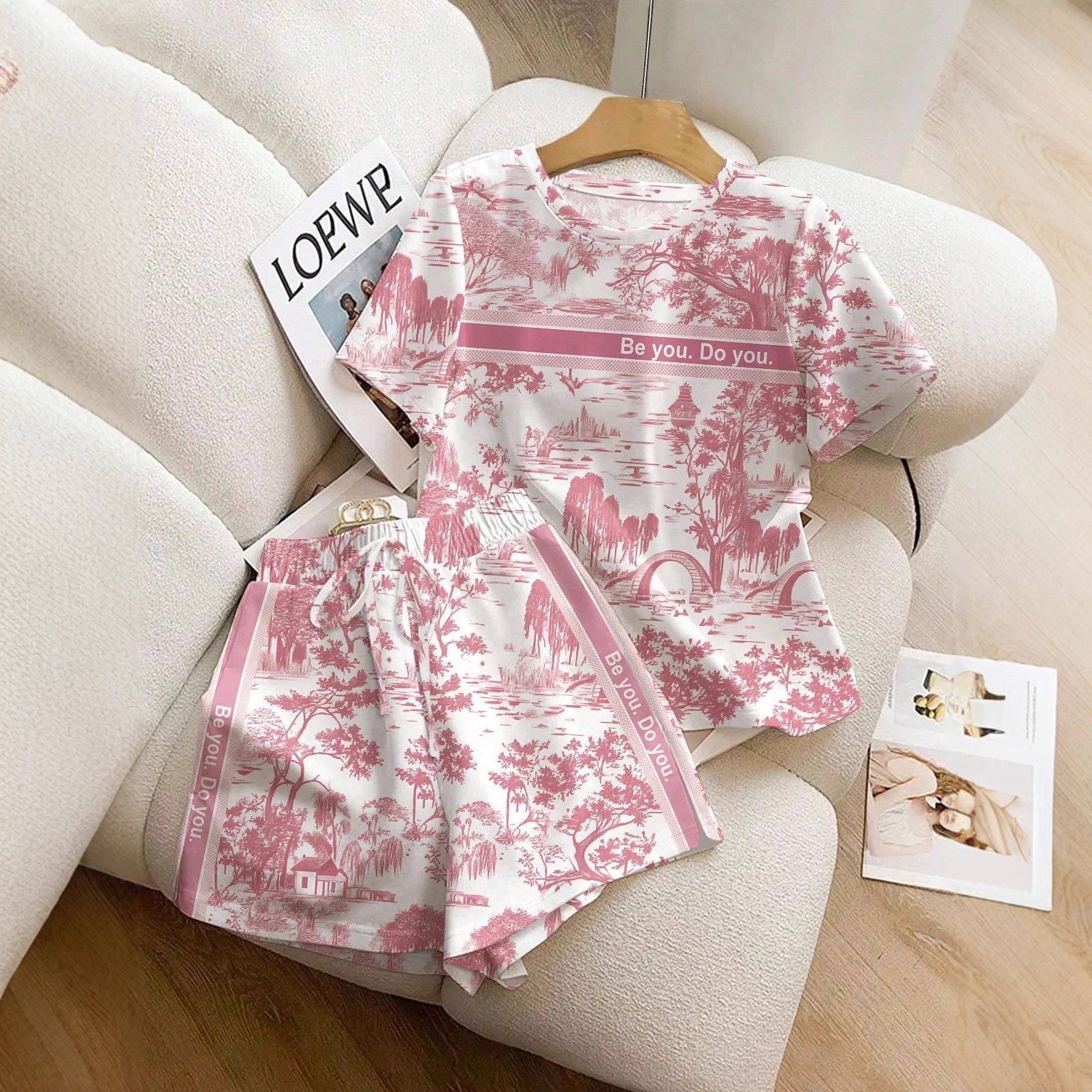 Luxury Brand Designer Clothes 2025 New Women's Fresh Style Round Neck Short Sleeve T-Shirt And Shorts Set, Fashionable And Youthful