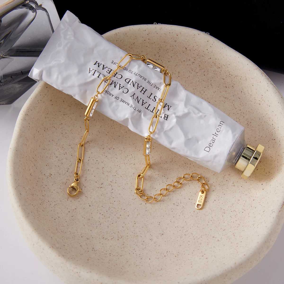 Uworld Minimalist Classic 18K Gold Color Plated Inlay White Zircon Waterproof Stainless Steel Women Jewelry H260321 - view 6