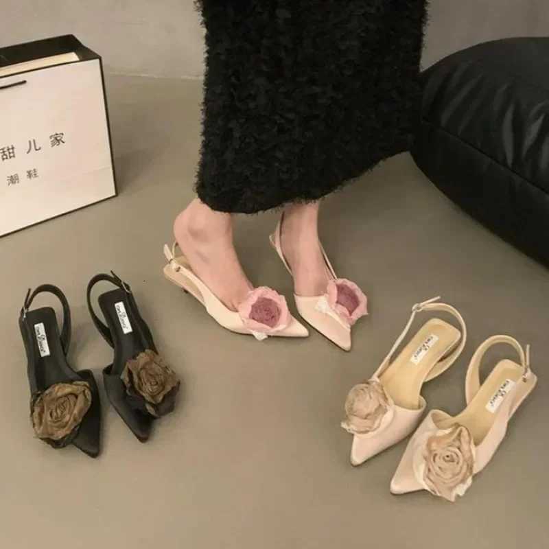 New Flower Designer Sandals Women Elegant Satin Mule Shoes Summer Pointed Toe Pumps Low Heel Flowers Slingback Sandals Female C260321