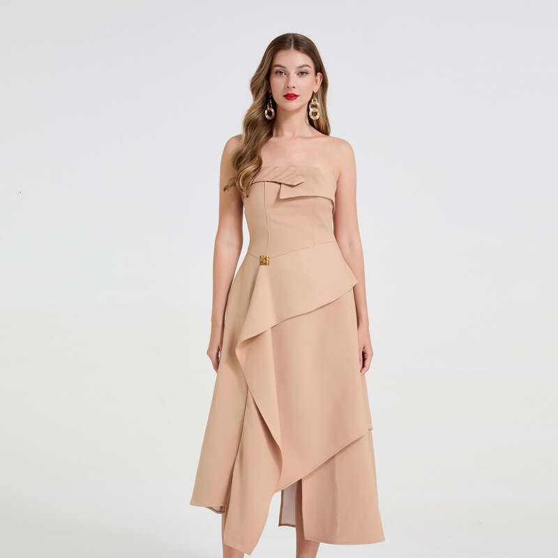 A niche designer dress B15 that is lightweight, luxurious, and high-end with a hidden asymmetrical abdomen and strapless evening gown