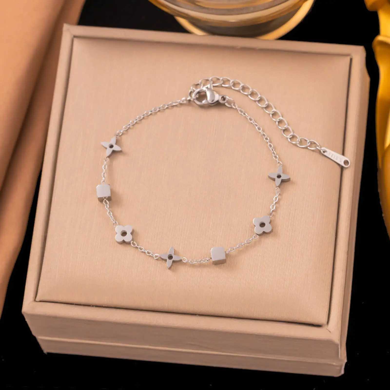 Lucky Pendant for Women Girls Stainless Steel Jewelry Accessories H260321 - view 6