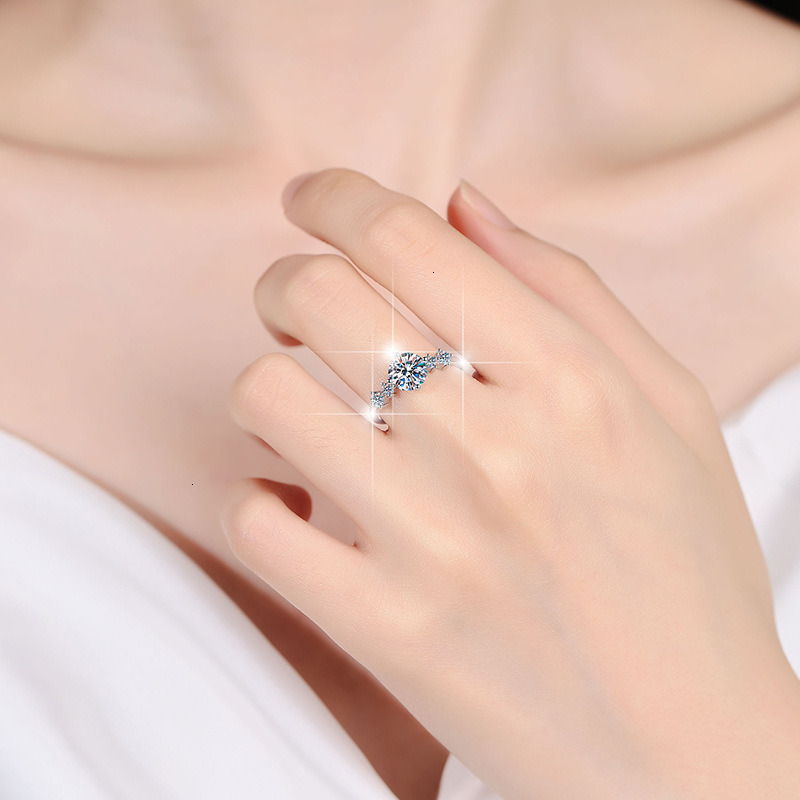 Luxury Jewelry Design Ring Women's Moissanite Ring S925 Sterling Silver Four-Prong Fashion Jewelry Cross-Border Supply