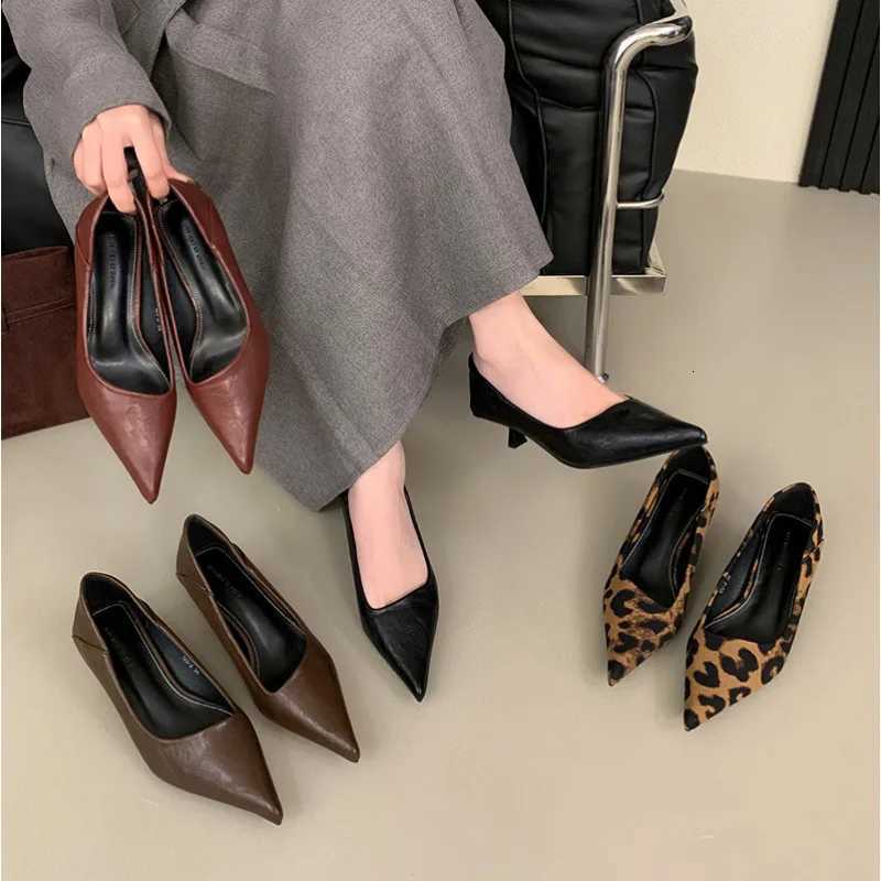 New Pointed Shallow Mouth Slim Heeled Womens Shoes with Leopard Print Fashion High Heels Shoes for Women C260321