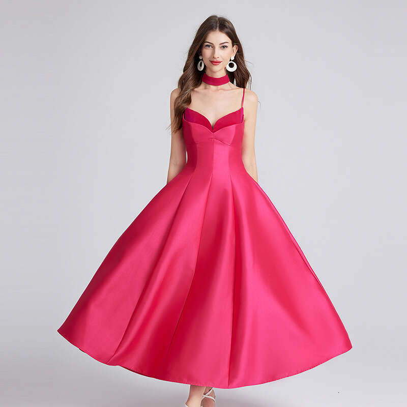 French retro socialite style Hepburn k30 style sexy backless dress designer waist cinched V-neck slim shoulder strap
