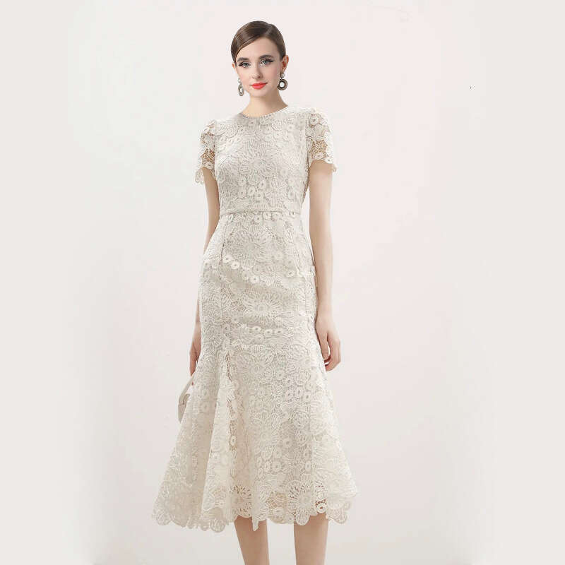 Designer B15 French heavy lace elegant mermaid 2026 summer new women's slim fit long skirt