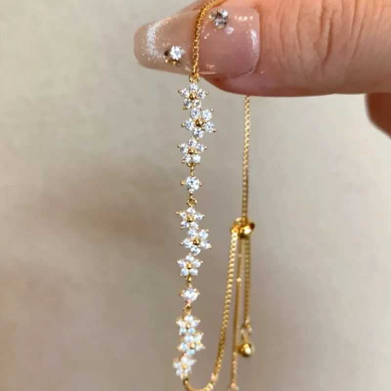 Shiny Crystal Zircon Flower Beaded Pull-Out for Women Luxury Rhinestone Geometric Temperament Hand Chain Daily Jewelry H260321 - view 6