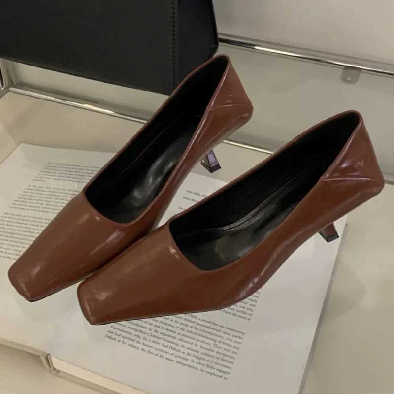 2025 New Fashion High Heels Women Square Toe Pumps Elegant Low Heel Footwear Shallow Comfort Office Women Shoes Tacones De Mujer C260321
