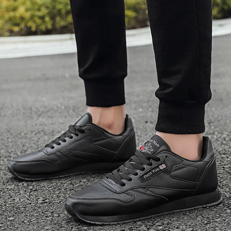 Autumn Classic Versatile and Minimalist Sports Shoes Lightweight and Trendy Lace Up Casual Shoes Sizes 36-47 for Men Women 260317