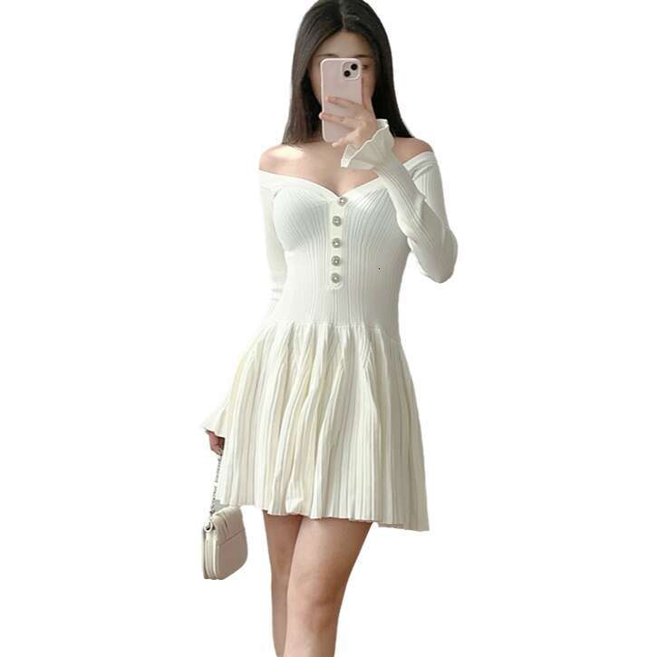 2026 Spring/Summer New Designer Elegant and Fashionable Sweet and S6 Spicy Off Shoulder Bell Sleeve Knitted Waist