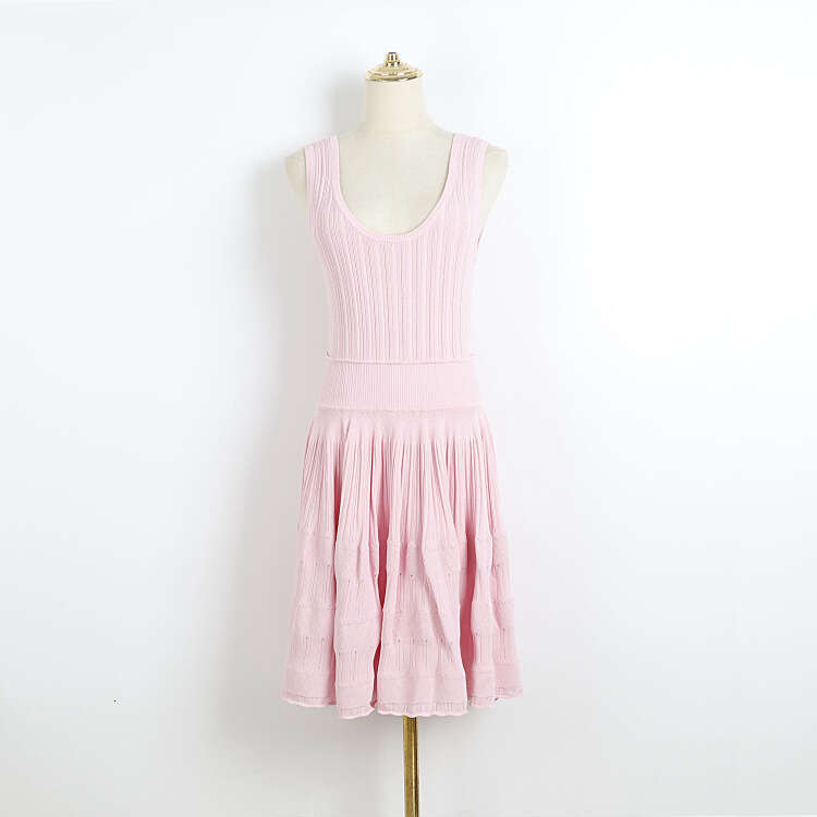 2026 summer new k30 designer pink sleeveless vertical striped knitted slim fit dress for casual wear and dating