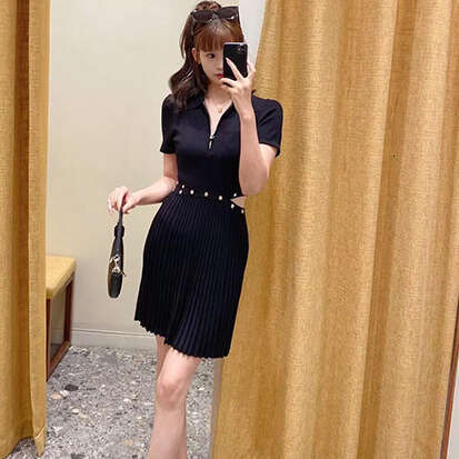 2026 Autumn/Winter New Designer French Elegant Zipper Slim Black S6 Knitted Women's Short Skirt