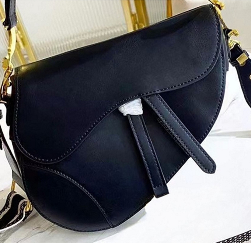 2026 Luxury Designer Classic Saddle Crossbody Bag Hardware Fashion Ladies Premium Leather Clutch Handbag Summer classic style 8686