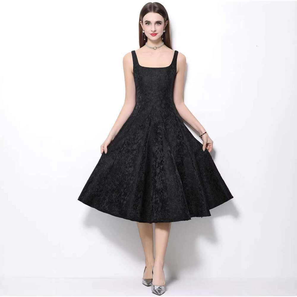 Designers wear k30 vest dresses with lightweight luxury and high d sense jacquard Frch style elegance in their daily wear