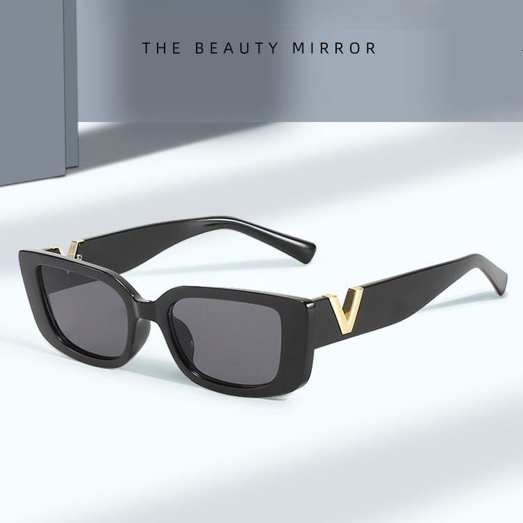 Designer Luxury Brand Fashion Trend New Women's Small Frame Sunglasses Square Hip-hop Jelly Colored Sunglasses Are The Same As The Popular Styles