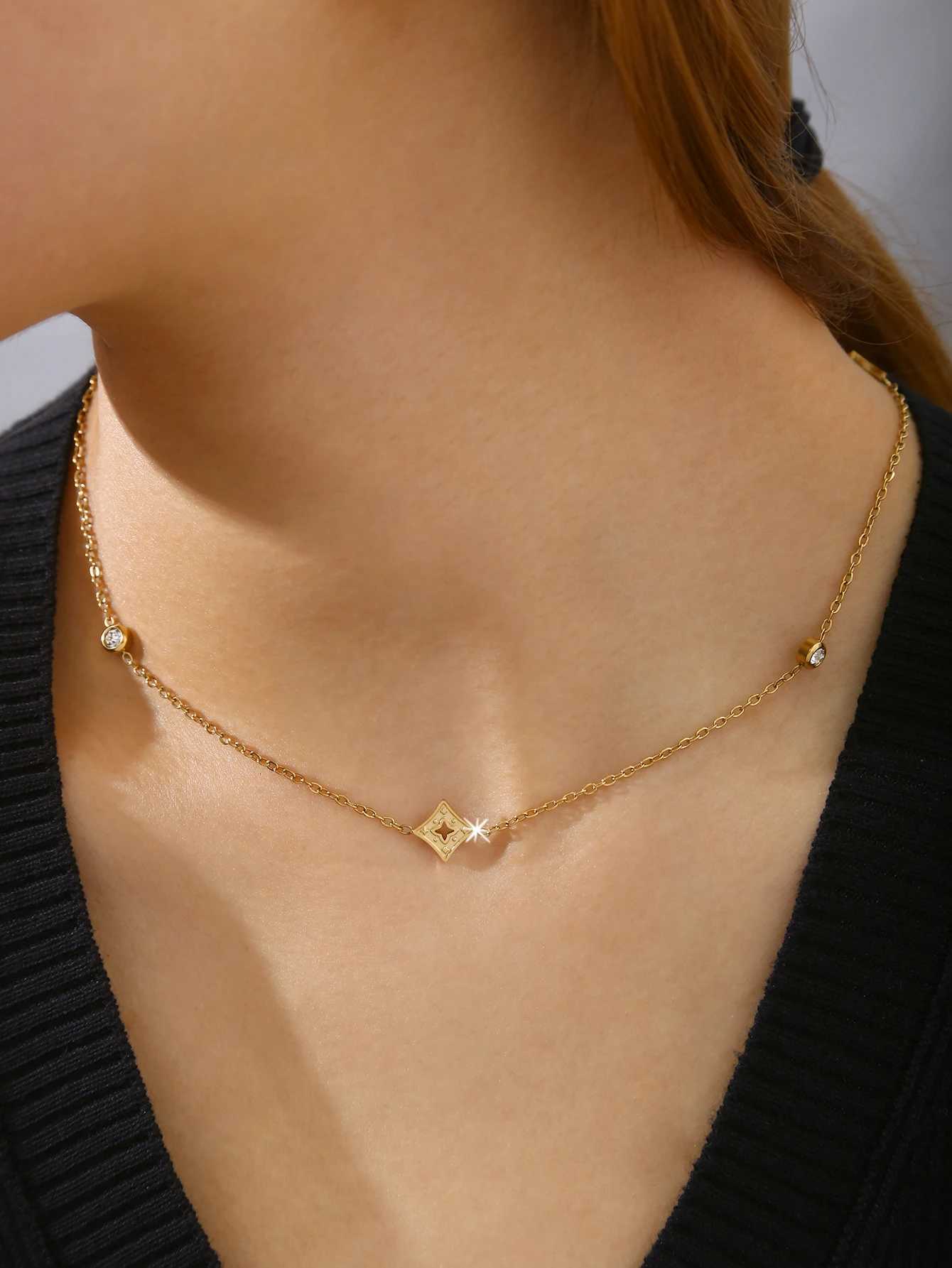 1Pcs Fashion Commuter Light Luxury Charm Stainless Steel 18K Gold-Plated Rhombus Cross Pendant Lockbone Chain Women H260321 - view 6