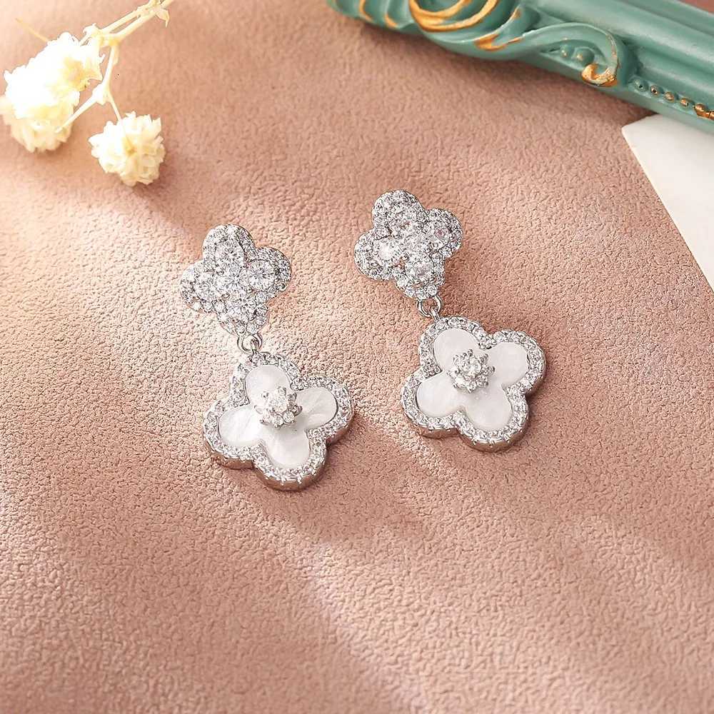 2026 New Gold Flower Hand String Cherry Blossom Imitation Shell Girl Lucky Grass Small and Exquisite H260321 - view 4
