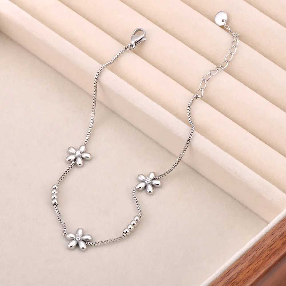 Lokaer Stainless Steel Cubic Zirconia Flower Anklet for Women 18K Gold Plated Chain Jewelry A24015 H260321 - view 5