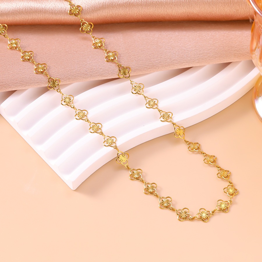 Hollow-carved leaf clover bracelet and necklace set for women, 18K gold stainless steel jewelry - view 4