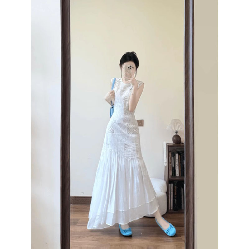 French Style Unique And Beautiful Hollow White Dress For Women Summer New Small Petite Designer Dress Elegant Waist-cinching Vacation Long Dress