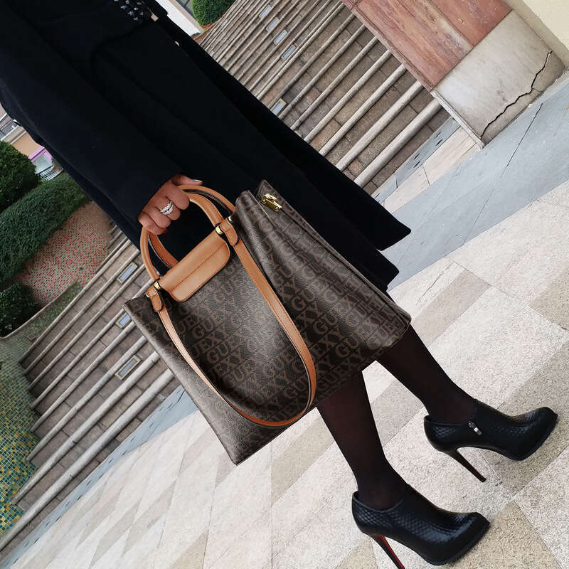 2026 Luxury Shoulder Bags Totes Hobo Vintage Pattern Women Bucket Bag Large Capacity Crossbody Handbag Fashion Casual Purse SENYY