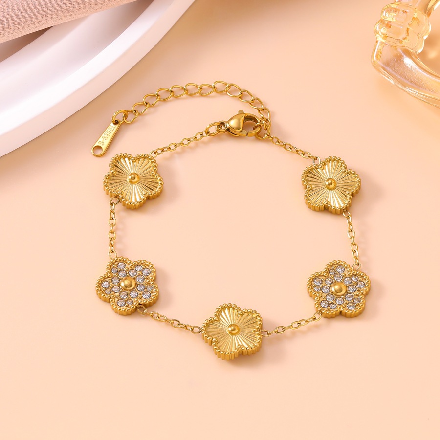 Luxurious and Exquisite Five-Leaf Jewelry Set for Women, Diamond-Studded Flower Bracelet, Necklace, Earrings, Stainless Steel Accessories in Stock - view 3