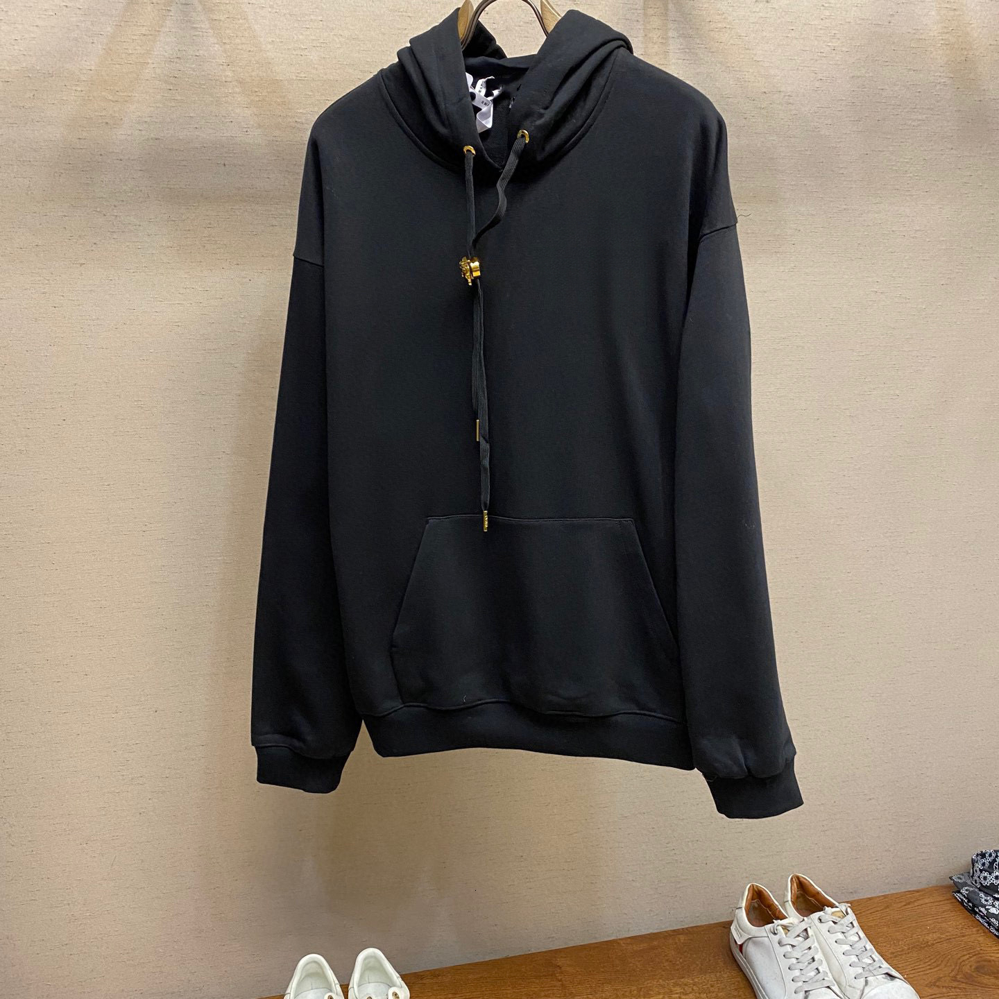 European and American 2026 New Women Logo Embroidered Hoodie Long Sleeve Oversized Hooded Sweatshirt Casual Streetwear Slim Fit Black White Multi Colo