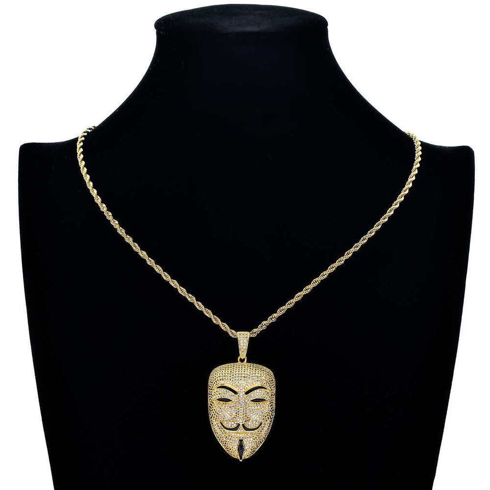 V for Vendetta-style male character mask pendant with full zirconia, hip-hop necklace accessory