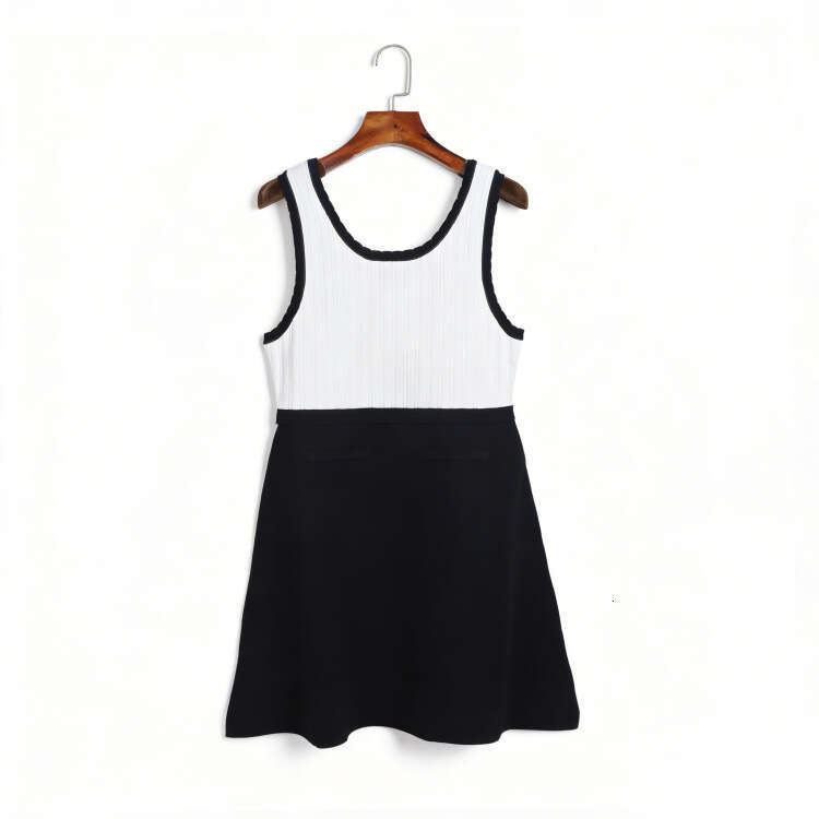 2026 summer designer black and white color blocked sleeveless knitted k30 small fragrance contrasting color slim fit A-line sk mid length skirt