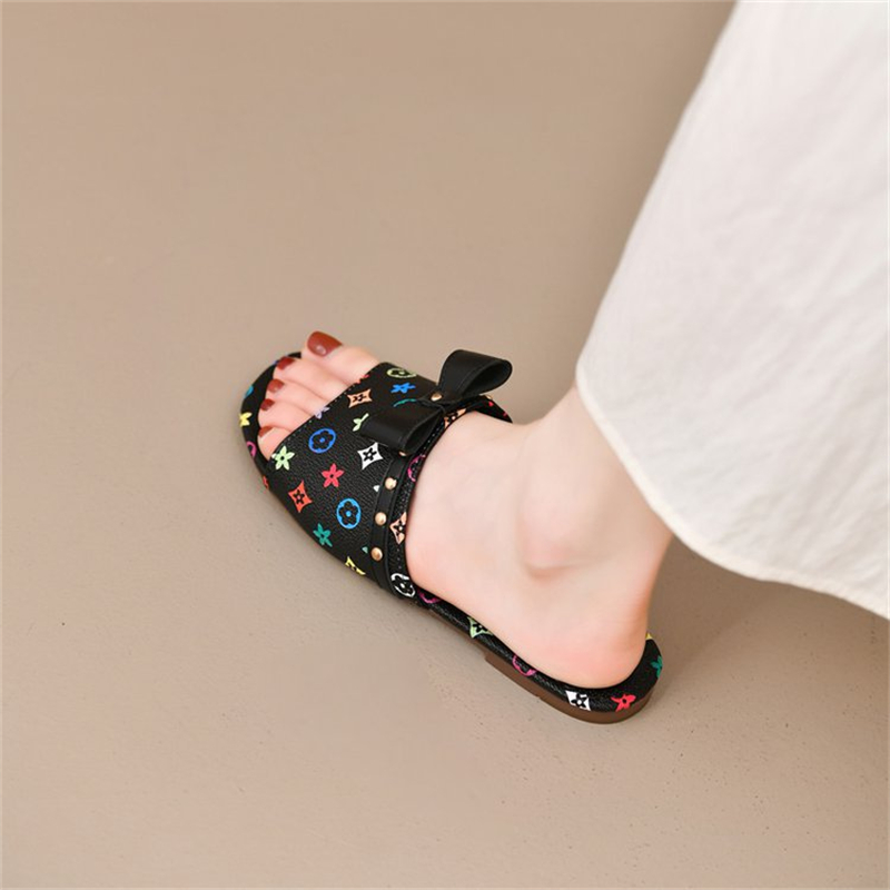 2026 new free shipping designer casual outdoor trendy printing flat slippers fashionable retro outdoor sandals for woman