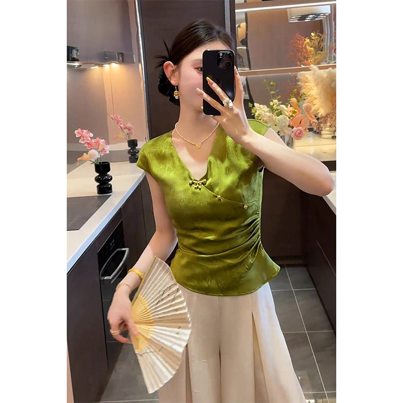 Summer's Stunningly Beautiful Elegant Luxurious High-end Stylish Designer T-shirt Age-reducing New Chinese-style Designer Hoodie Button-down Shirt