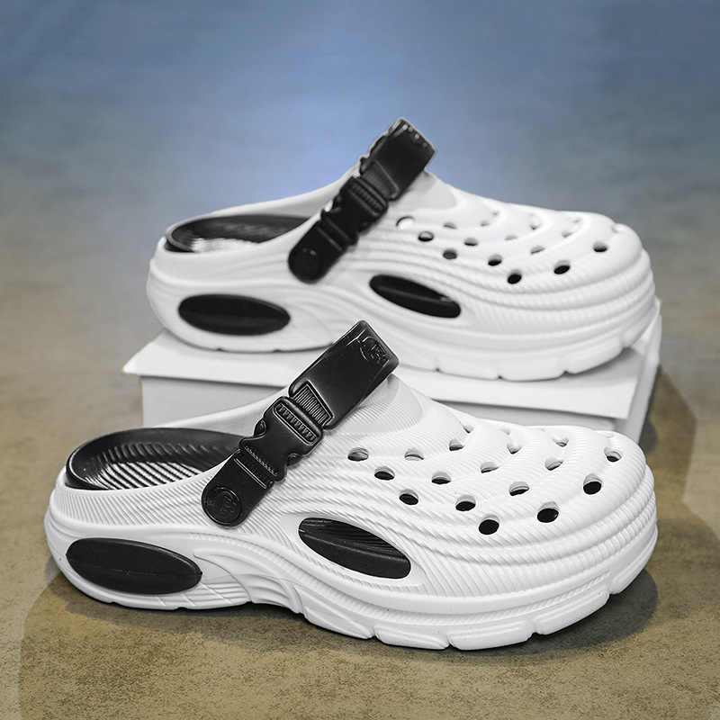 2026 new free shipping casual outdoor trendy flat designer slippers fashionable retro versatile outdoor sandals for man