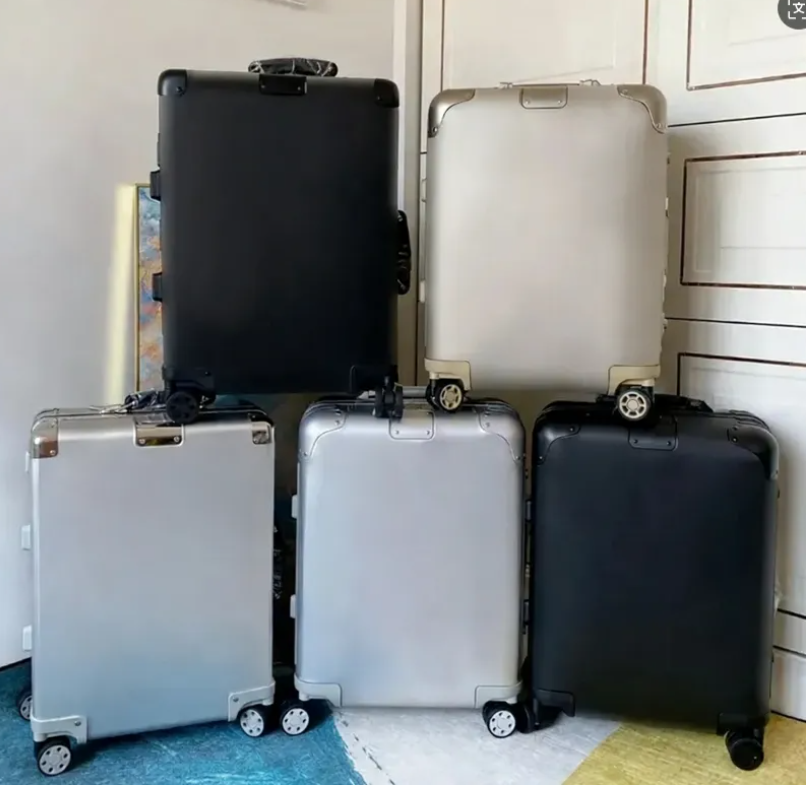 Designer luggage, luxury travel case, ultra-light Oxford fabric, business and leisure, password retractable handle suitcase.