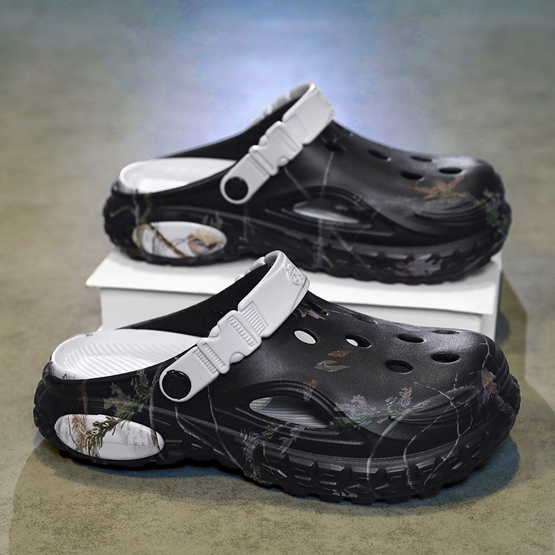 2026 new free shipping casual outdoor trendy flat designer slippers fashionable retro versatile outdoor sandals for man