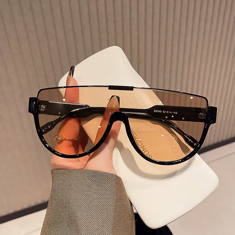Designer Luxury Brand Outdoor Sports Sunglasses Fashion Large Frame Integrated Women's Pilot Sunglasses Street Style Sunglasses Fashion Street St