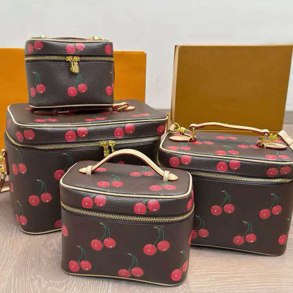 High quality Cosmetic Bags Cases Designer Cherry Makeup Bag Cosmetic Bag Mini Crossbody Bag Shoulder Handbags Women Make Up Bag Vanity Totes Beauty Case Box