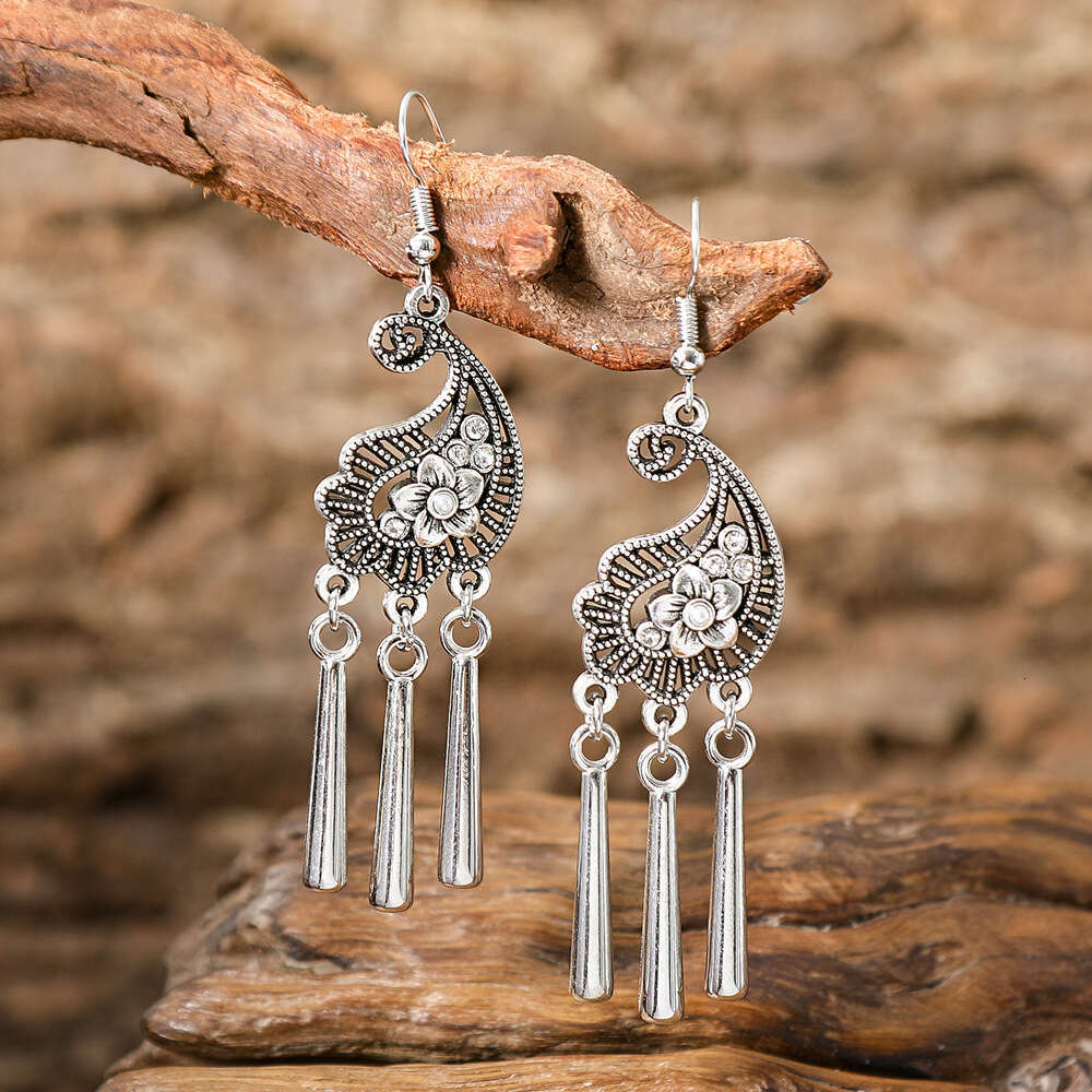 New accessories: floral Miao Bohemian alloy earrings, ethnic style popular earrings wholesale