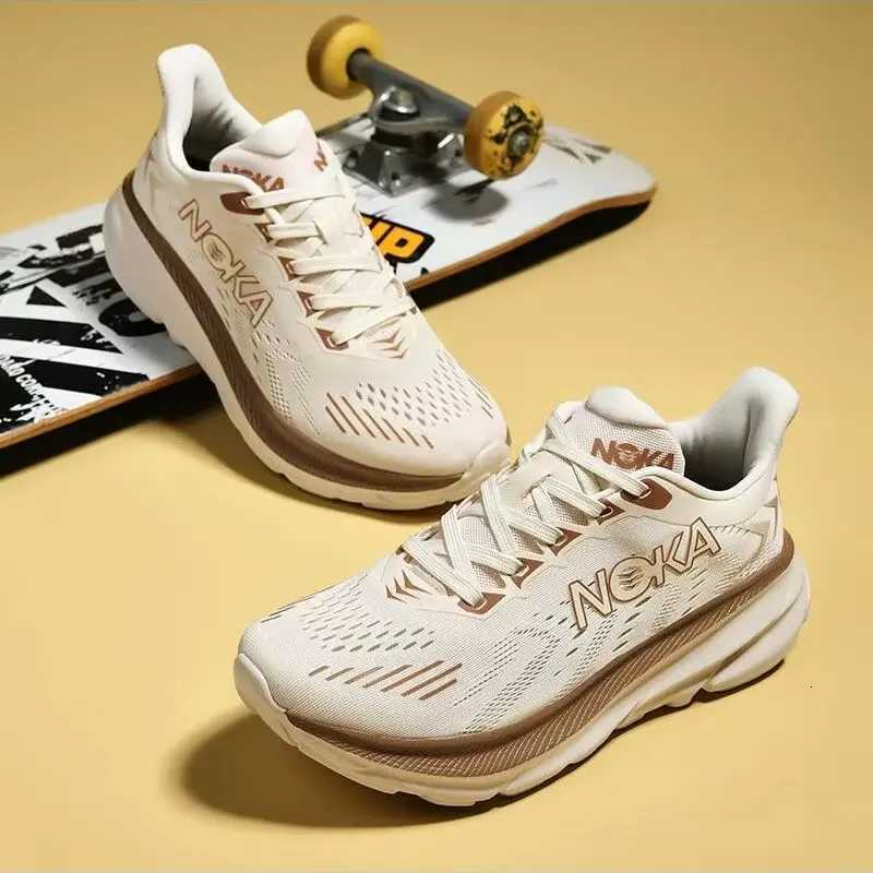 New mens casual sports shoes with shock absorption breathable running shoes anti slip and wear-resistant outdoor hiking shoes K260323