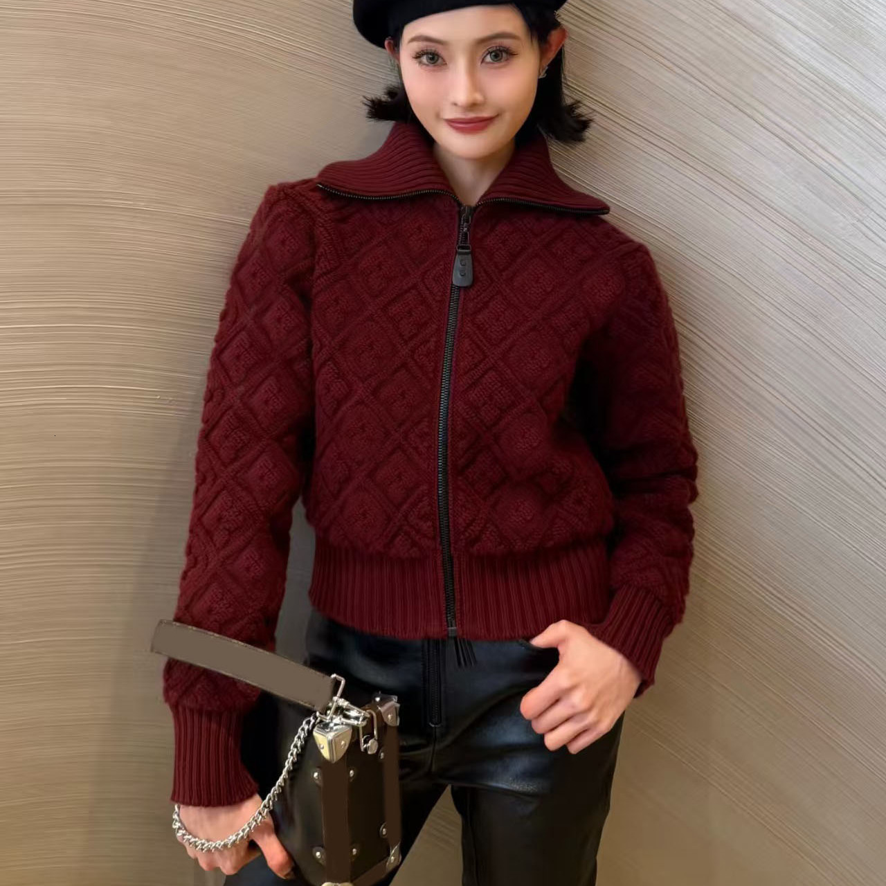 2026 Money Style Designer Hoodie Zipper Knit Cardigan Polo For Women Burgundy With Collar Suitable For Layering Designer T-shirt Sweater Coat For Autumn And Winter